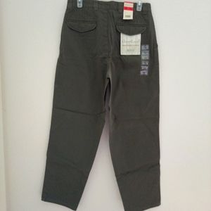 New. Great Land men's pleated pants.
